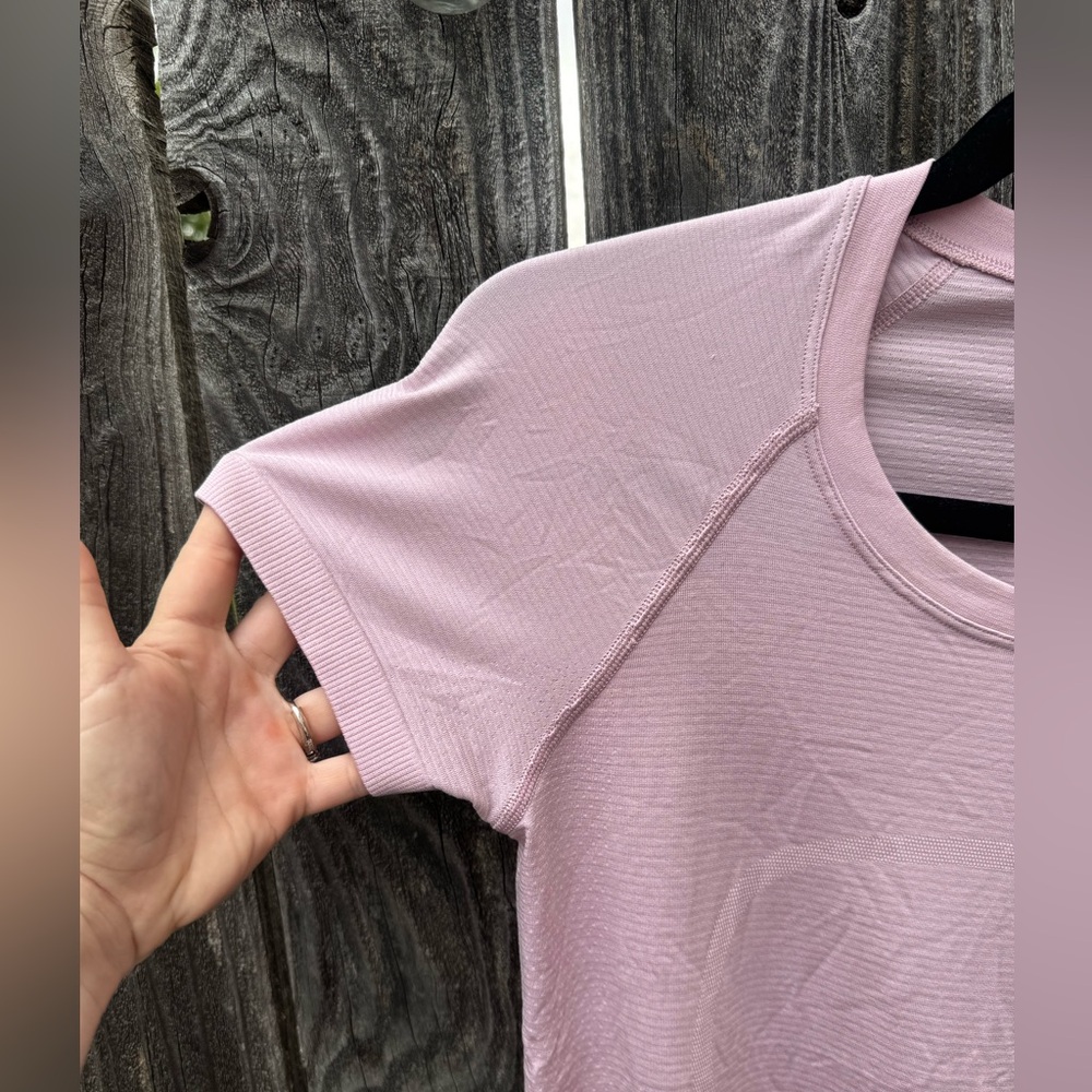 Lululemon Swiftly Tech Short Sleeve 2.0 Misty Pink Size 6/Medium - Picture 5 of 8